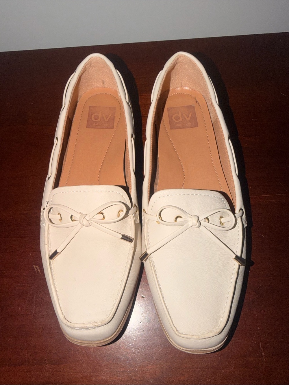 DV by Dolce Vita Women's Off-White Leather Bow Loafers